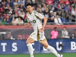 西班牙足球队成世界杯热门 魔幻双翼与金球先生引关注